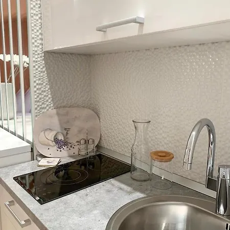 Apartment Mak *